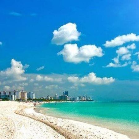 Women Only Rooms - Men Only Rooms - Free Wifi - Coffee Parking - Lockers Майами Экстерьер фото